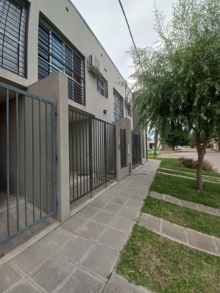 VENTA HERMOSO DUPLEX EN SANTA FE 