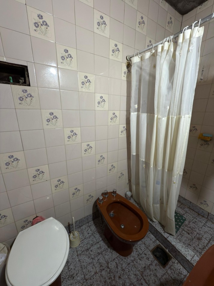 VENTA CASA DE 4 DORMITORIOS EN ZONA NORTE