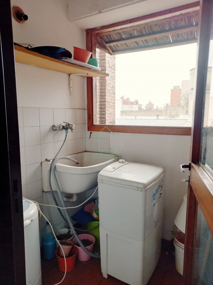 VENTA DEPARTAMENTO DE TRES DORMITORIOS  EN BARRIO CANDIOTI SUR 